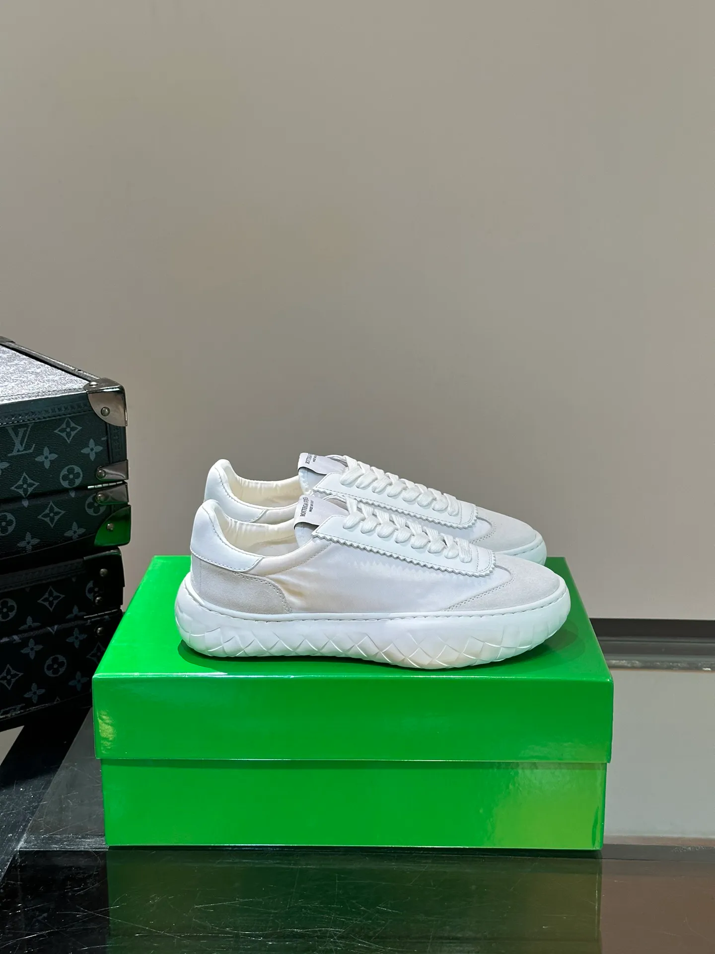 Men's Men's Shoes💰460【New】⛺️⛺️BV/Bottega Veneta🆕New men's moral training sneakers, made of Sneaker technology nylon and suede, inspired by retro basketball shoes, a new interpretation of classic sneakers, a light, comfortable and breathable summer must-have item, the soles are made of classic woven texture, super recognizable, nylon suede stitching, full of texture!  Size: 38-44 (45 can be customized